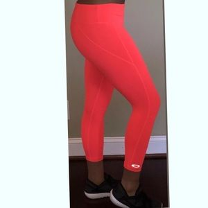 Oakley O Hydrolix Active Capri Tight Coral